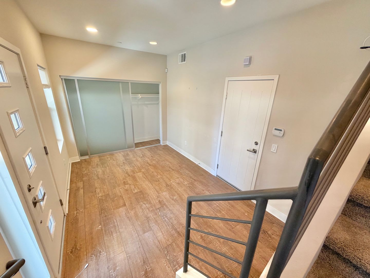 3-BR/3-BA Townhouse w/ Furnished Roof deck, 2-Car Garage, EV Hookup – photo 5