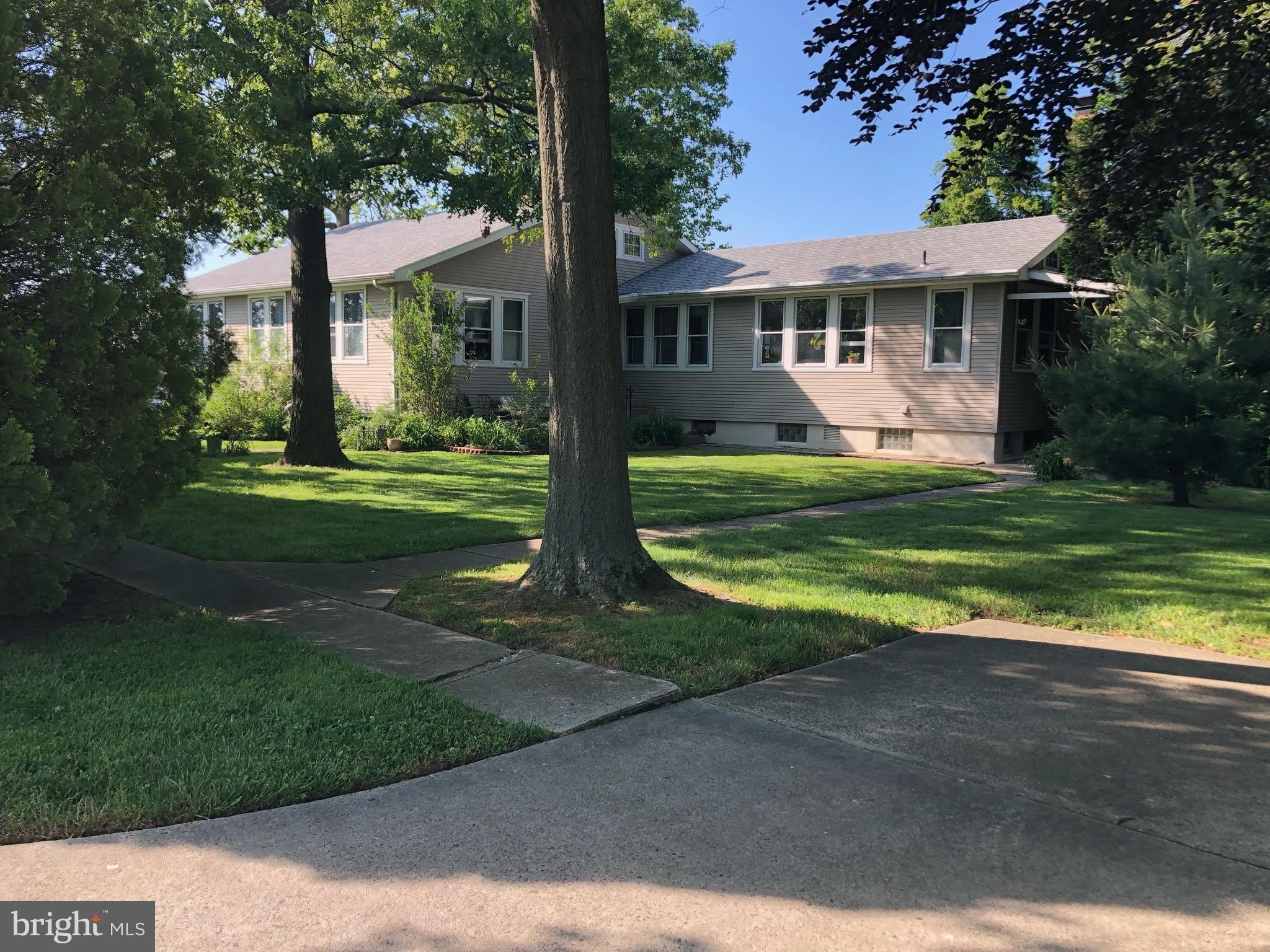 171 N RIVER Drive – photo 1