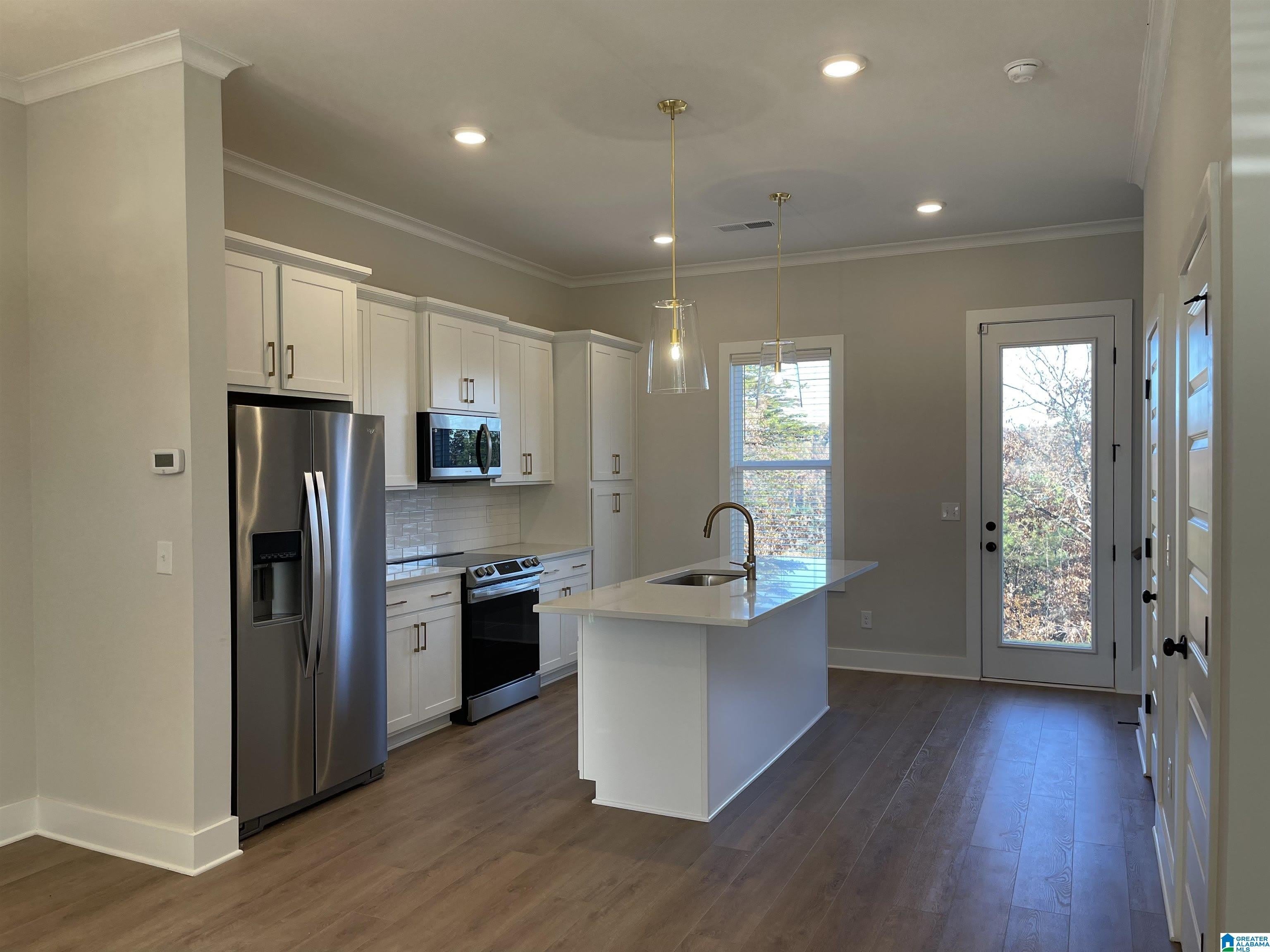 4870 SILAS AVENUE – photo 4