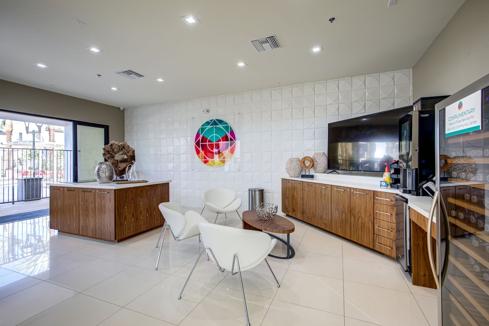 Revolution luxury apt homes – photo 2