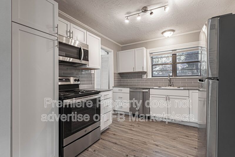 2320 W 76th Street – photo 4