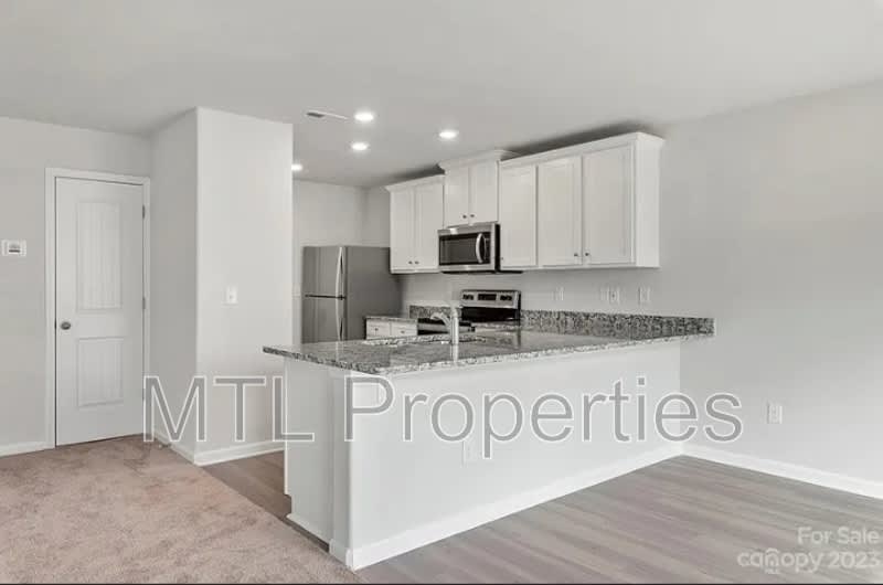 1629 Nia Road – photo 5