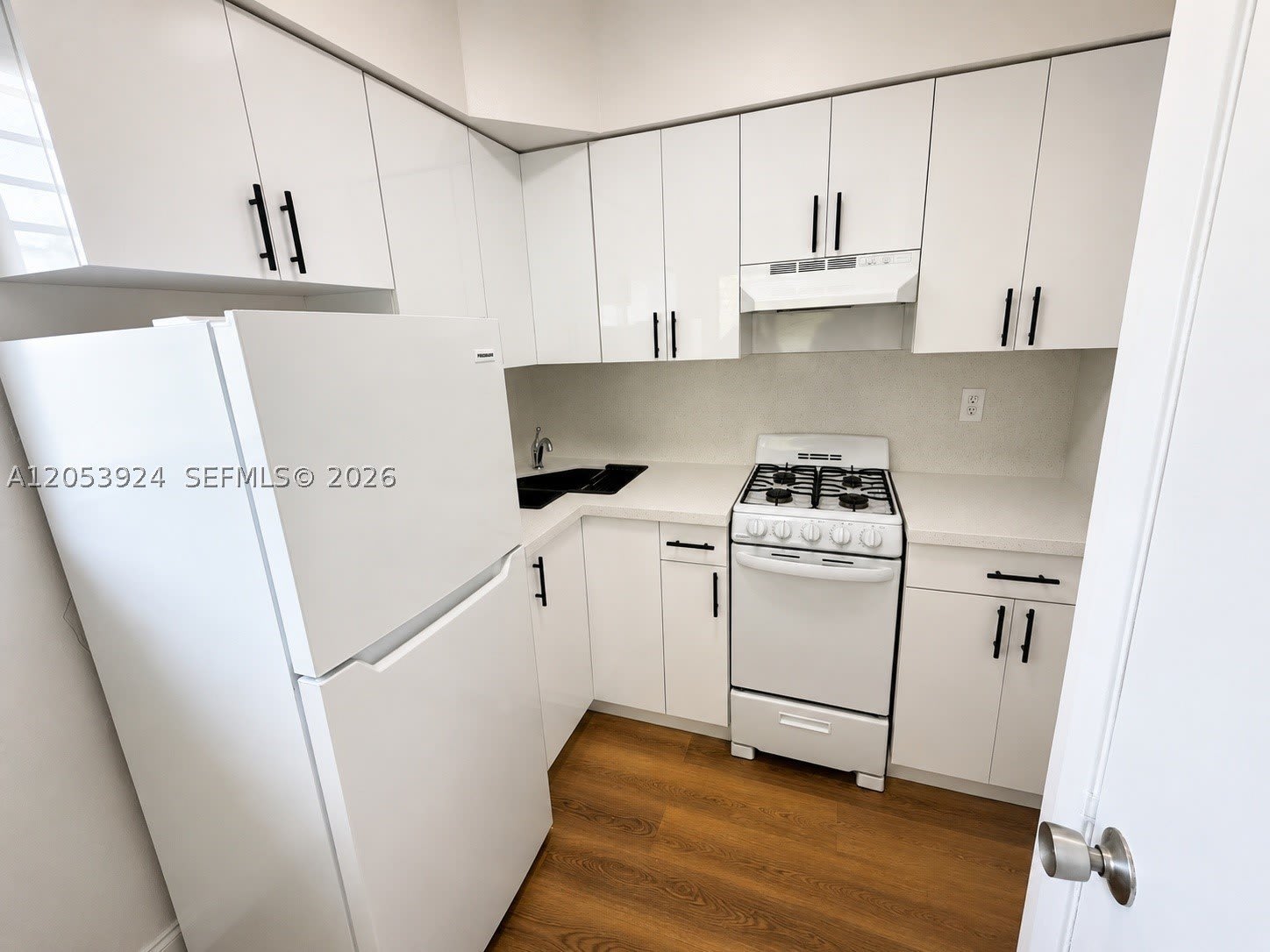 34 Madeira Ave – photo 3