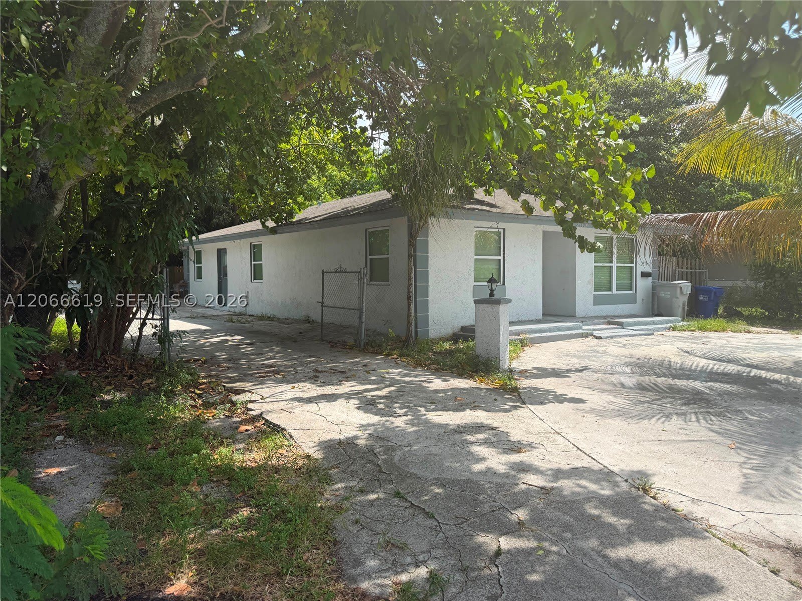 2910 NW 6th Ct – photo 1