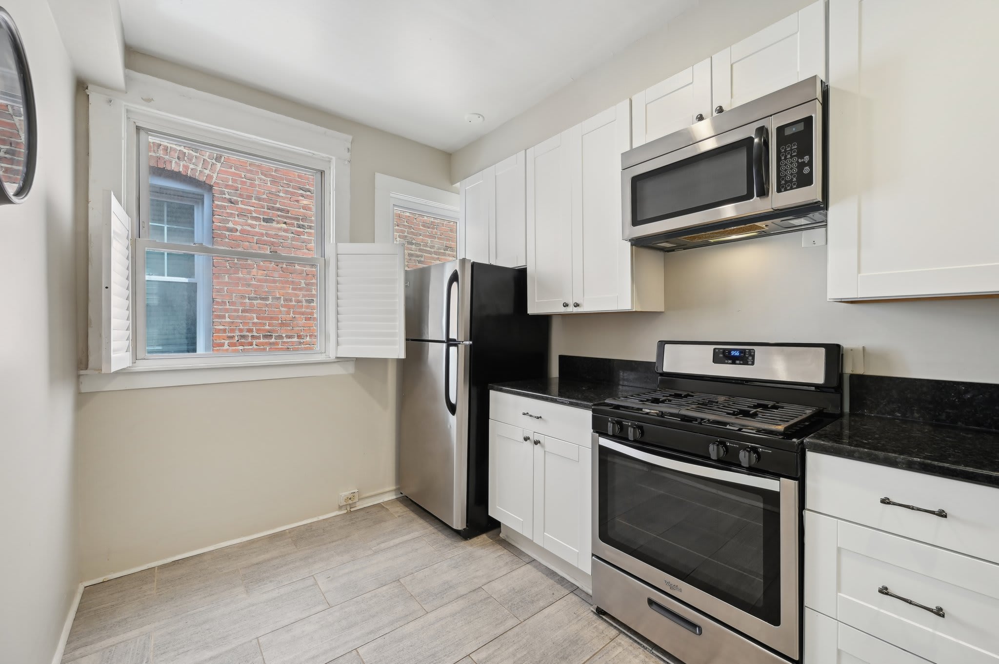 2431 Linden Avenue – photo 4