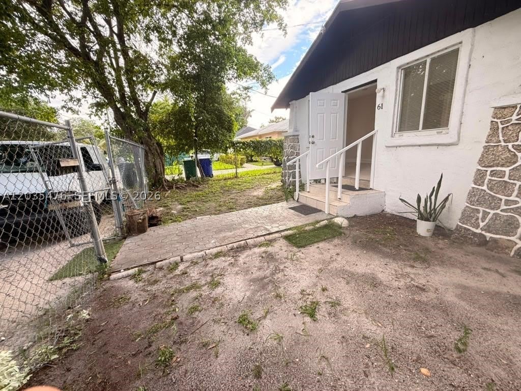 61 NE 59th Ter – photo 1