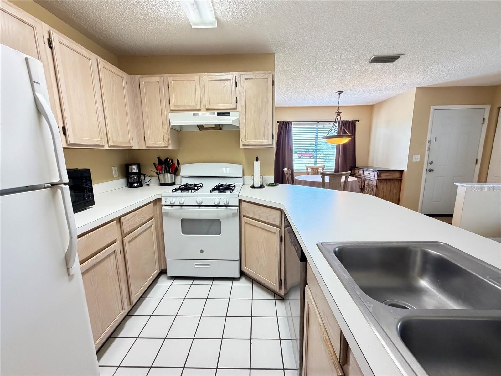 8402 WATERVIEW Way – photo 4