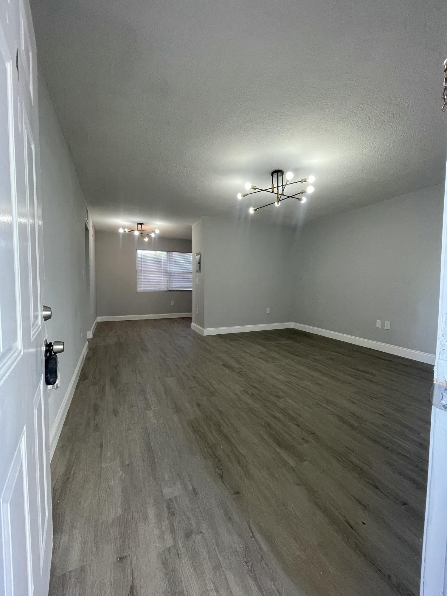 110 SE 7TH Street – photo 2