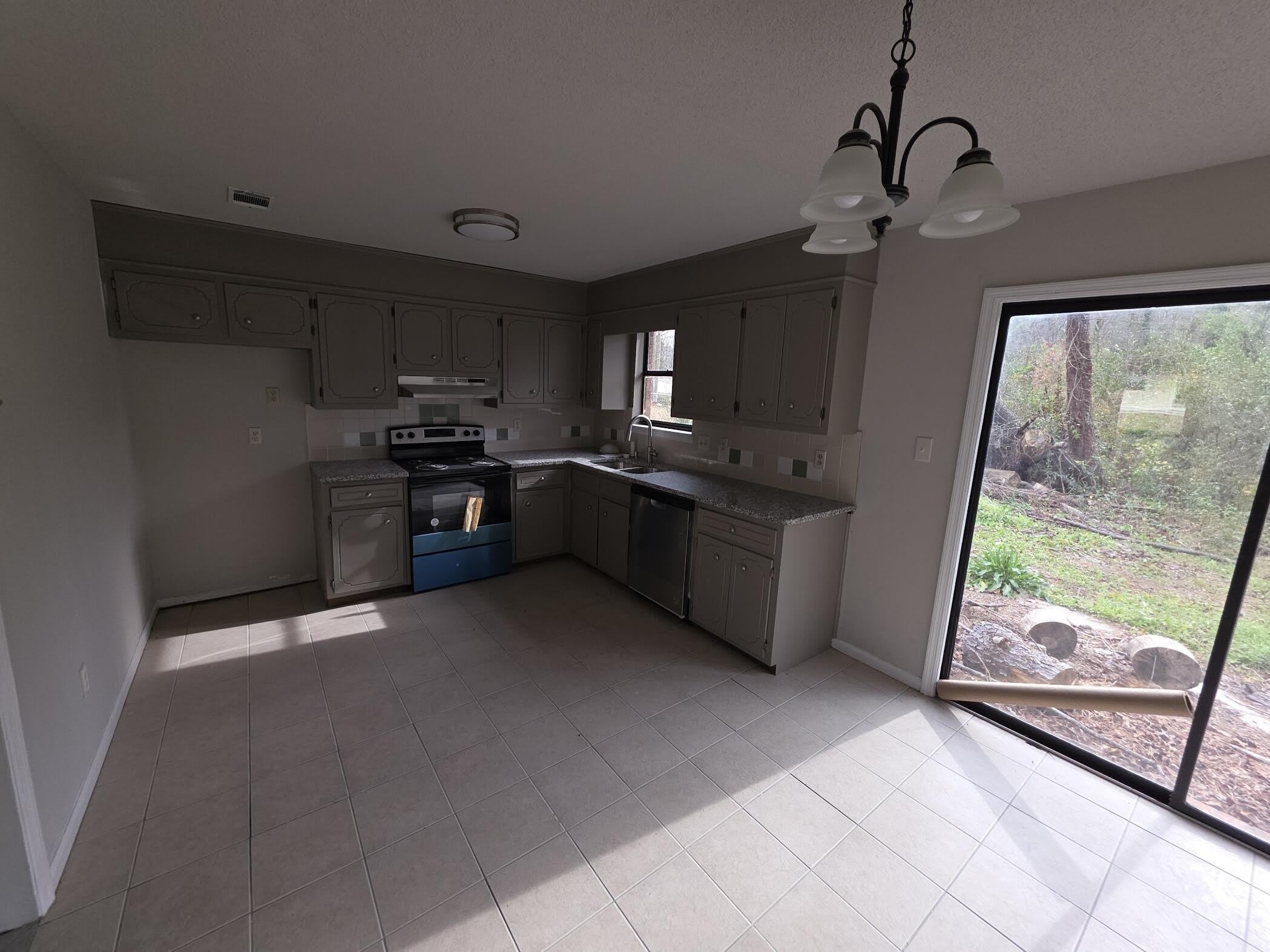 3008 Mistletoe Avenue – photo 4