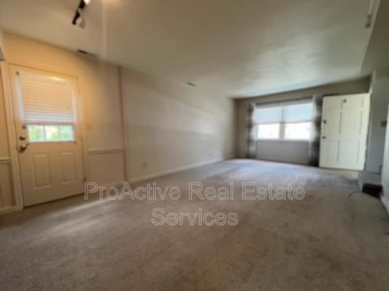 3021 Luxembourg Street A – photo 4