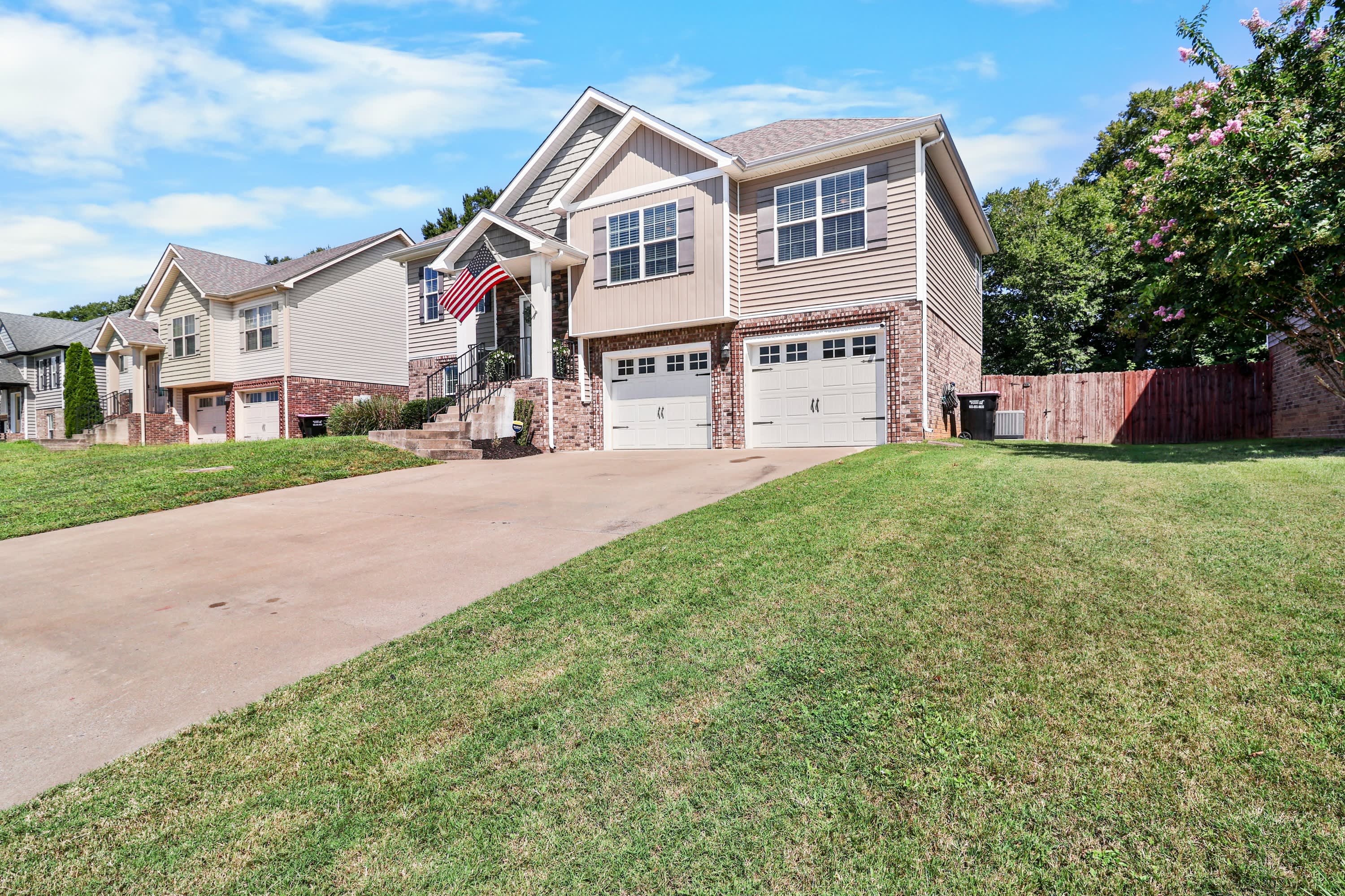 773 Banister Drive – photo 2