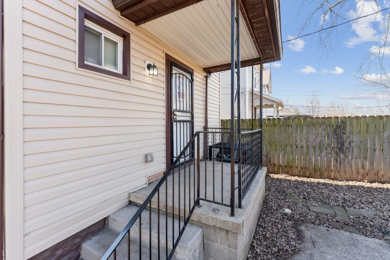 274 E Barthman Avenue – photo 3