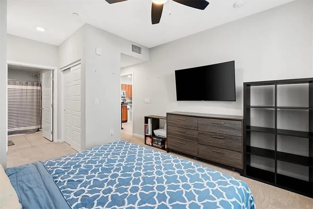 11237 Rainbow Peak Ave Unit 105 – photo 4