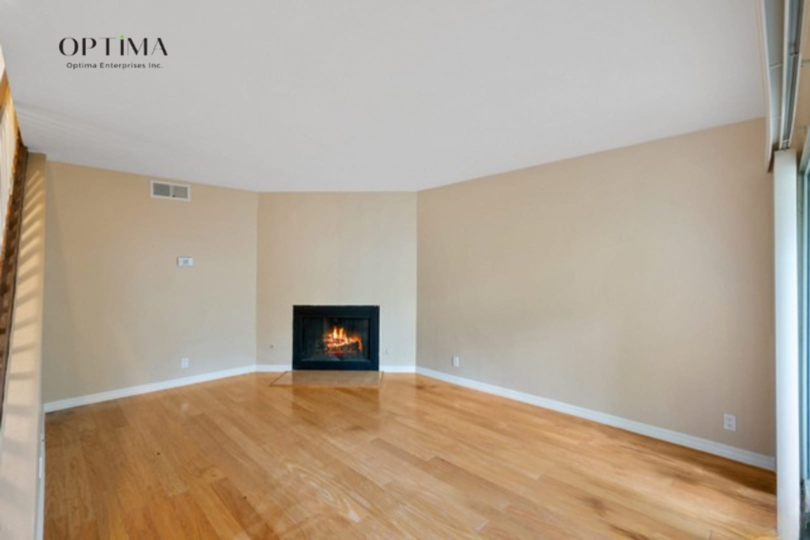 Spacious 3BR Condo in Tarzana – Private 2-Car Garage & Resort-Style Amenities! – photo 2