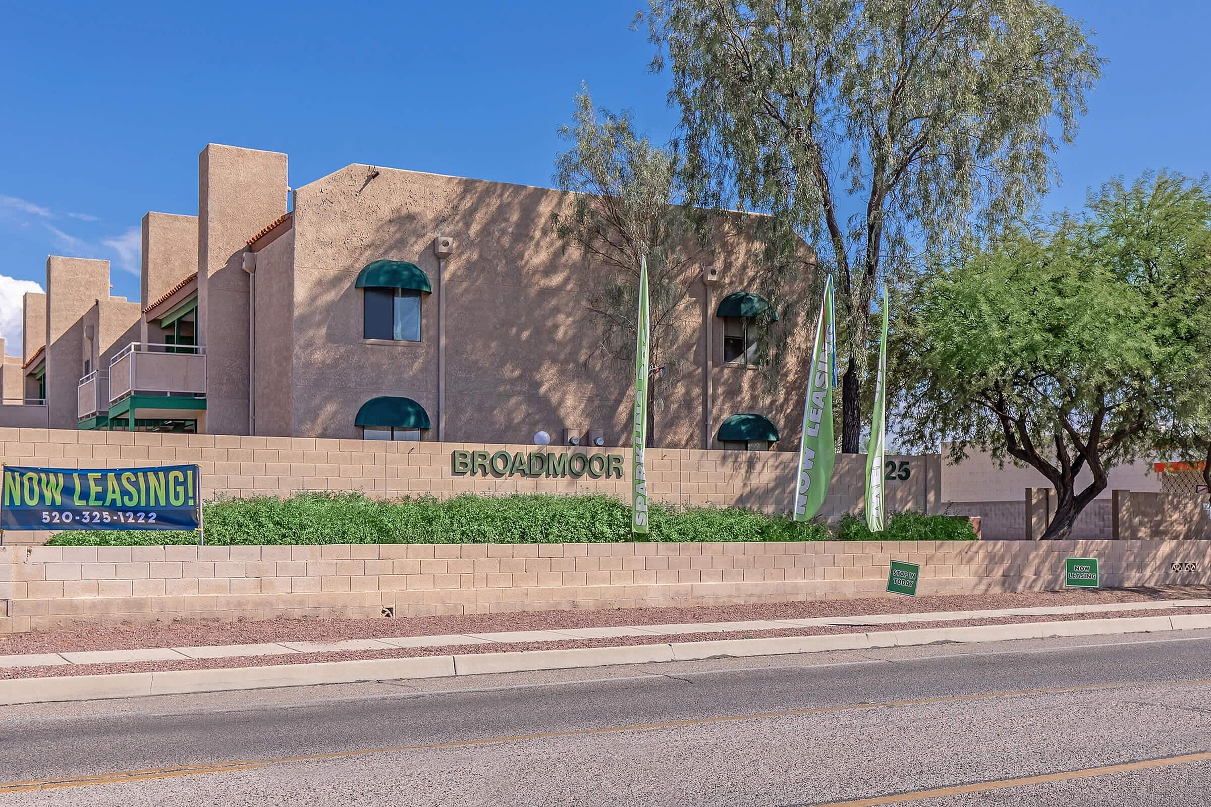 Broadmoor Apartments – photo 2