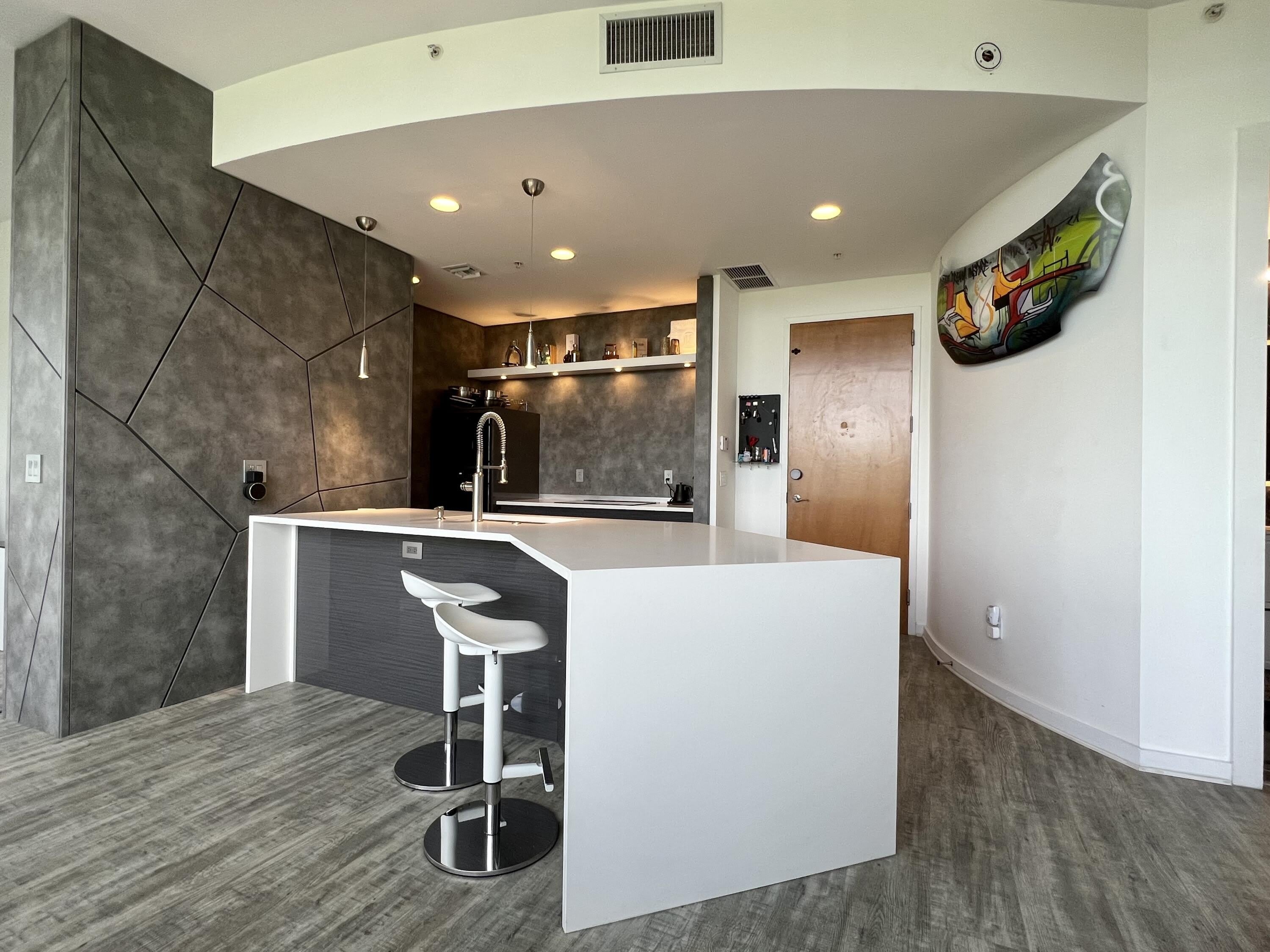335 Se 6Th Avenue – photo 1