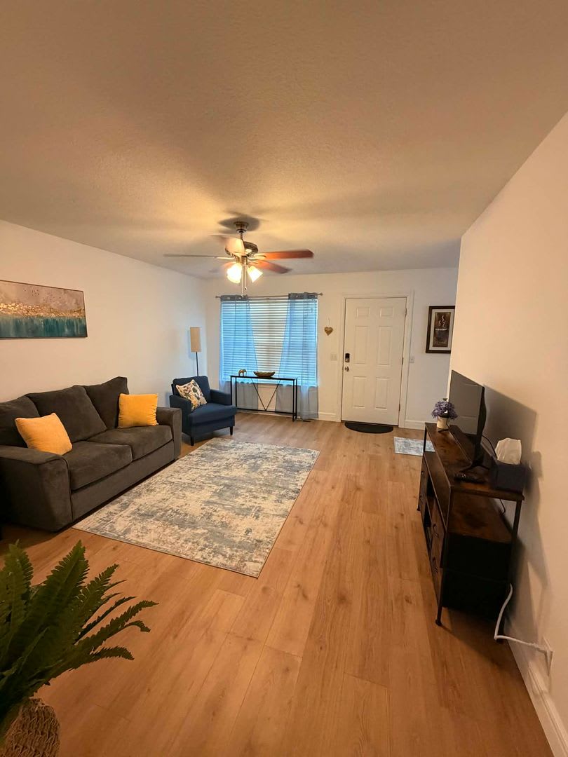 Coming Soon Fully Furnished 3 Bedroom 1 5 Bathrooms Short Term Rental 2121 Kentucky Ave Joplin Mo With A Car Garage – photo 5