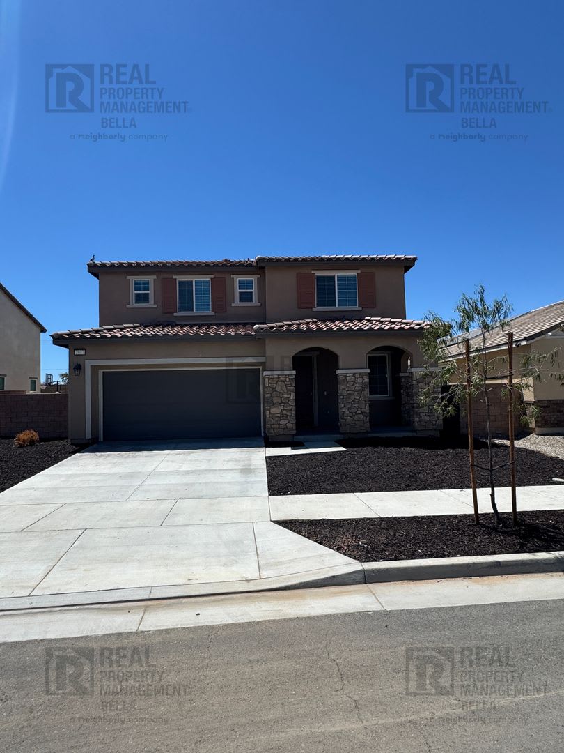Spacious 3-Bedroom Home in the Desirable McSweeny Farms Community! – photo 1
