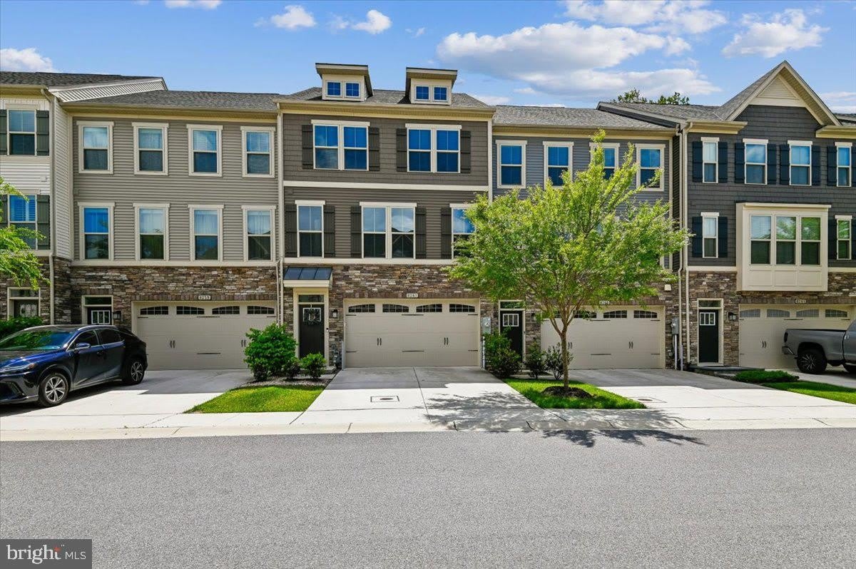 8261 KIPPIS Road – photo 1