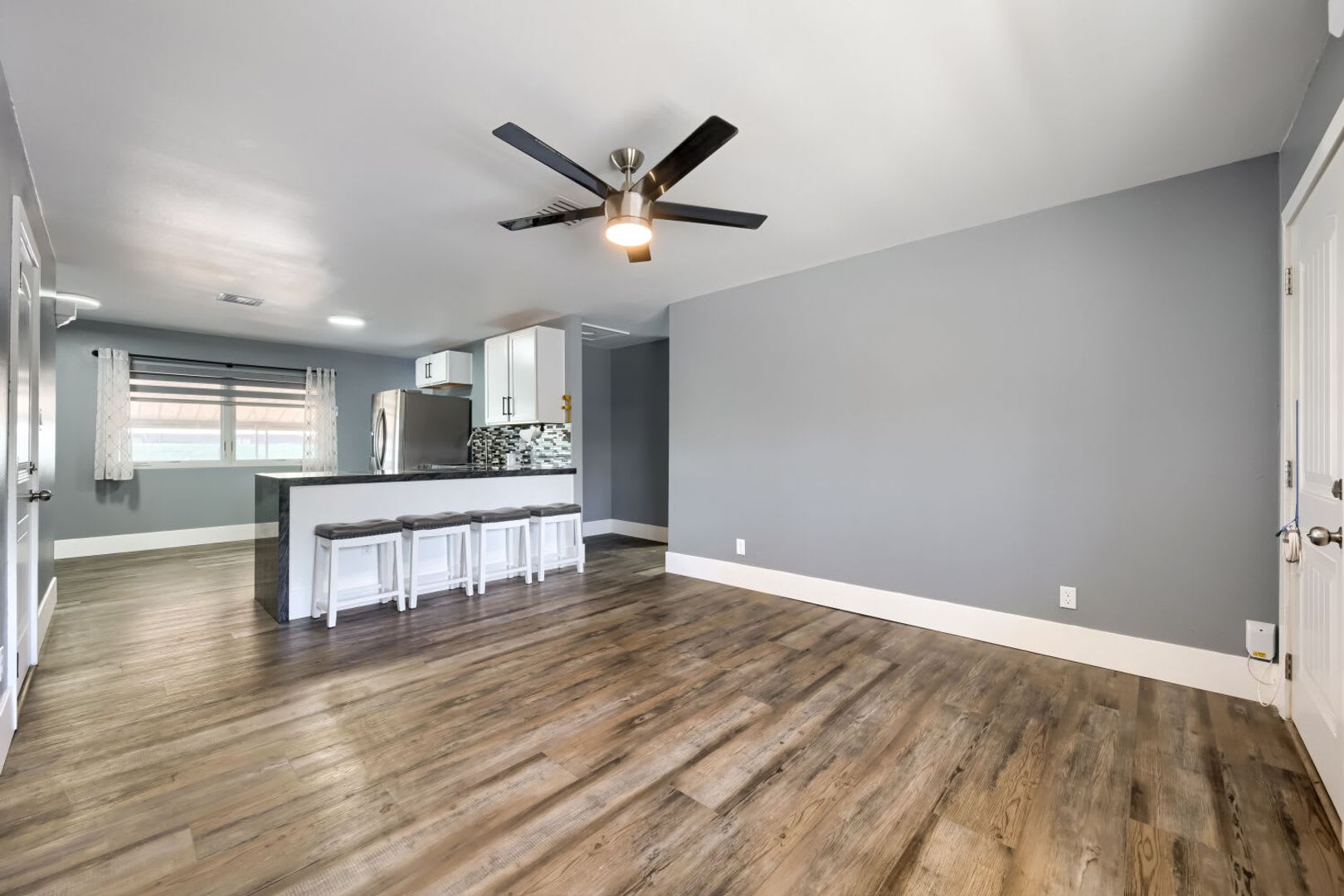 Modern Remodeled 2 Bedroom Home With Solar Huge Backyard – photo 5