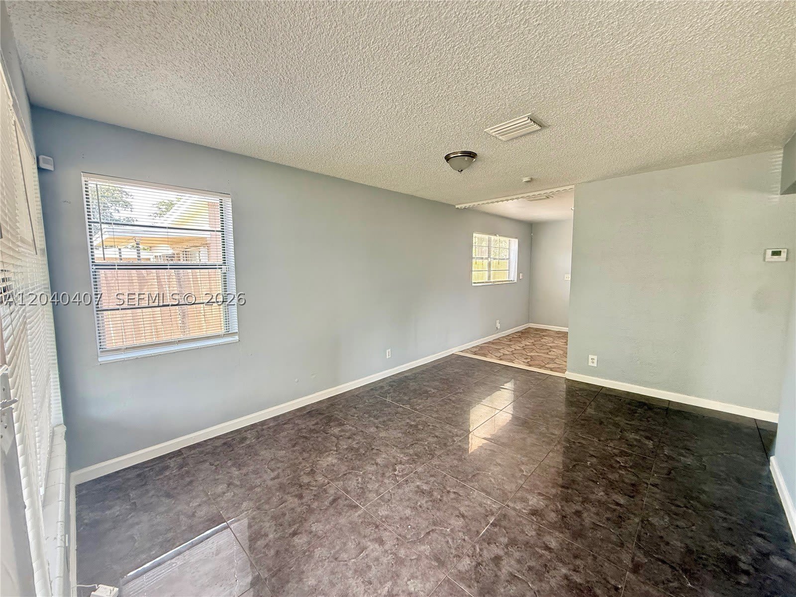 820 NW 4th Ave – photo 4