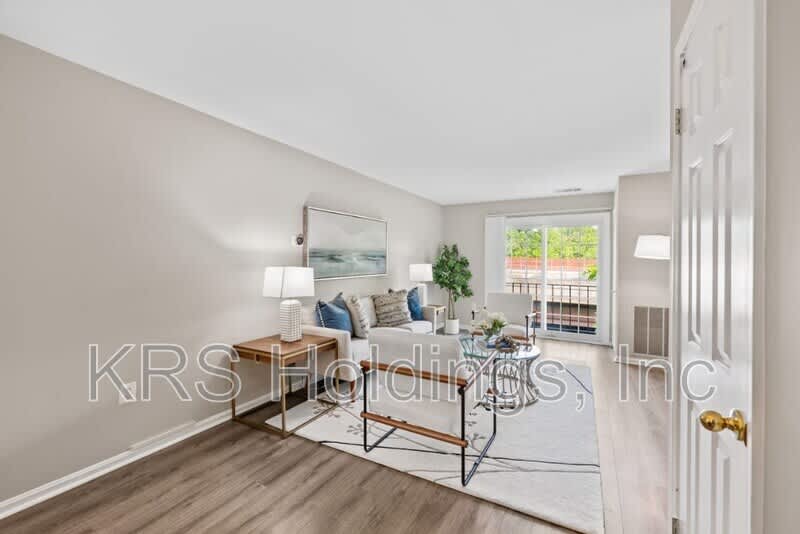 2050 N Calvert St – photo 2