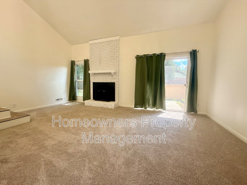 1009 Louisburg Place – photo 5