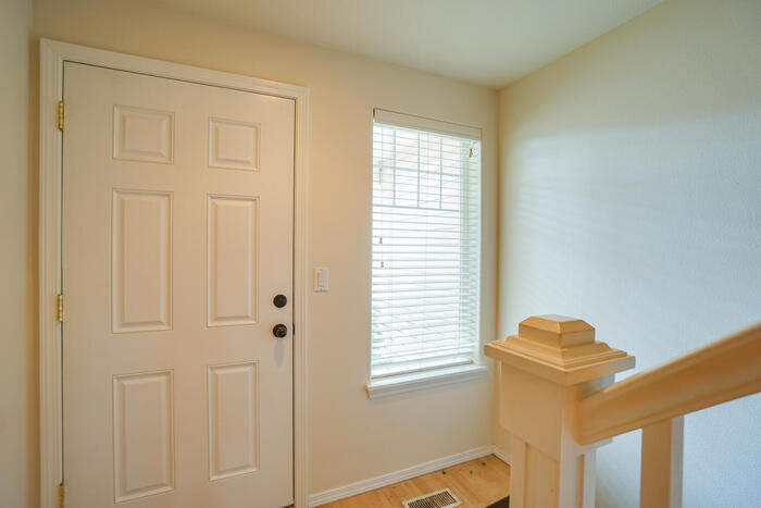 13911 Northeast 7th Court – photo 5