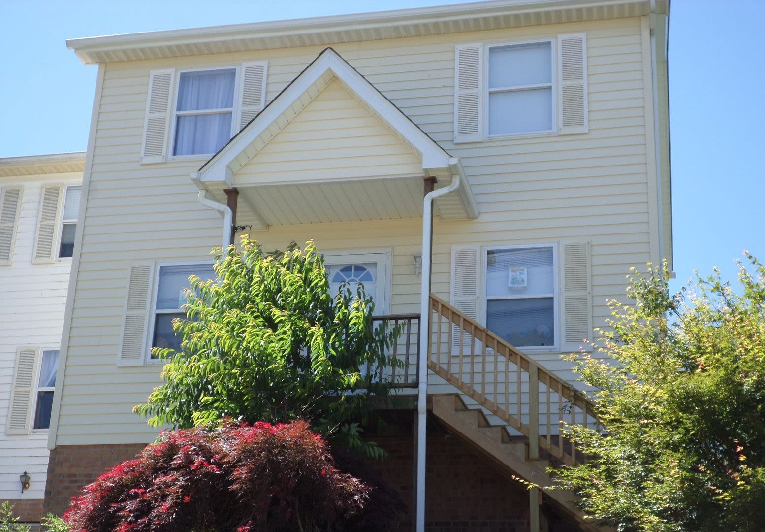 3 Bedroom 2.5 Bath 1 Car Garage Duplex – photo 1