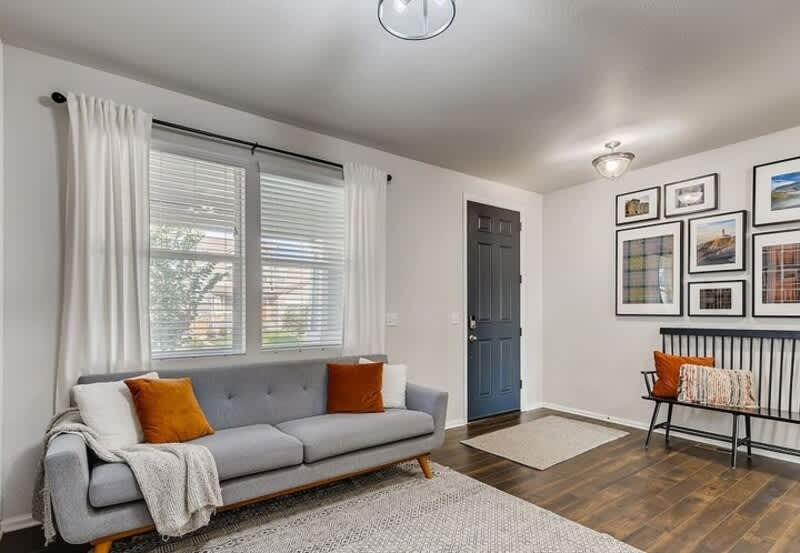 6572 Empire Ave – photo 2