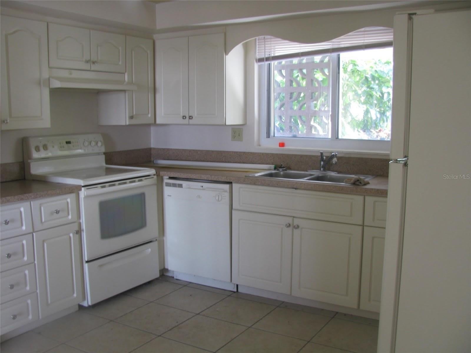 3041 Tyrone Lane – photo 4
