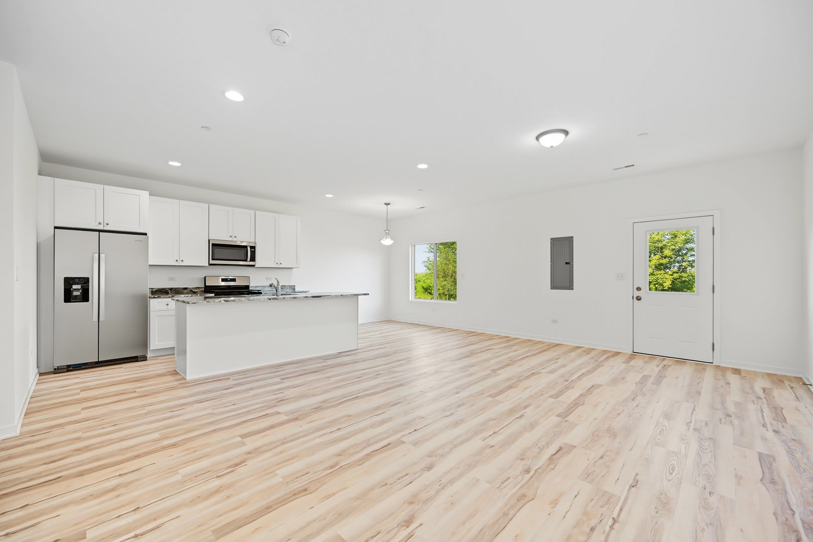 1215 Gillespie Lane – photo 4