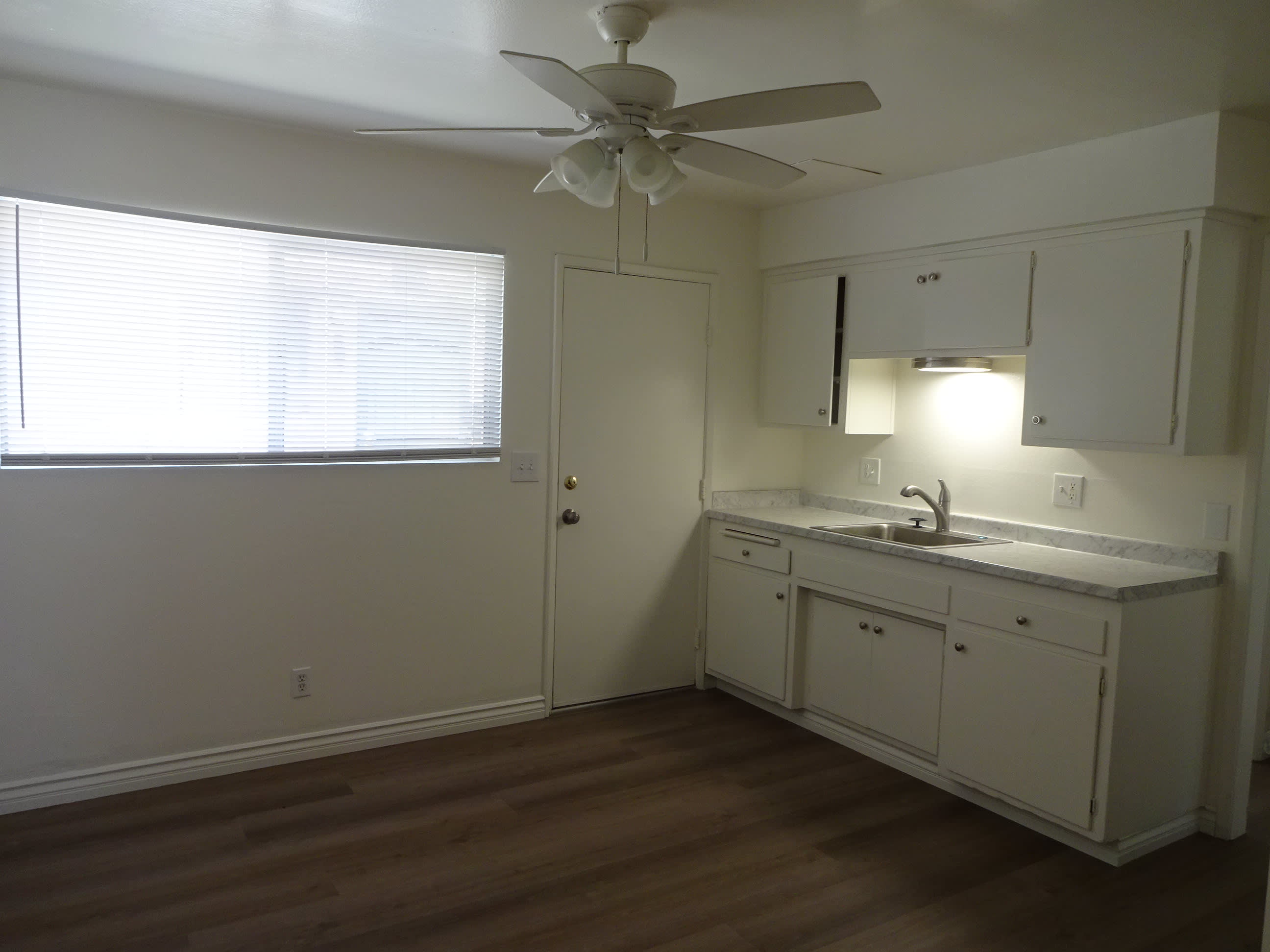 328 S Steckel Dr – photo 5