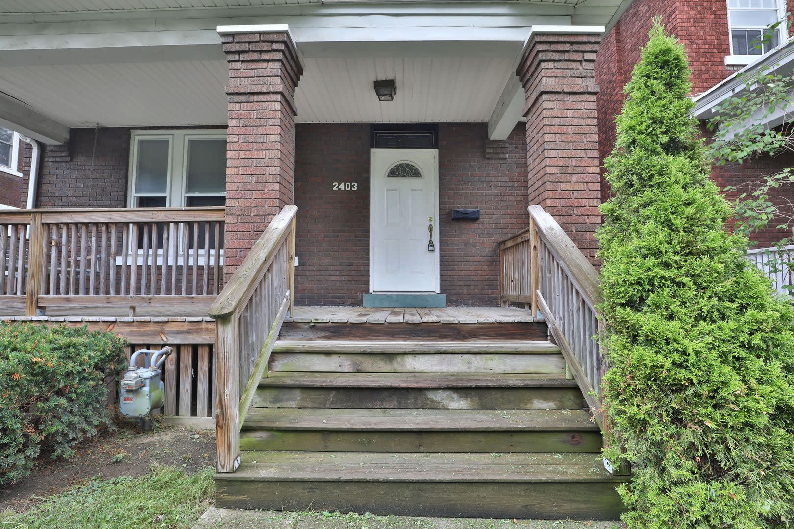 BEAUTIFUL RENOVATED HOME – photo 2
