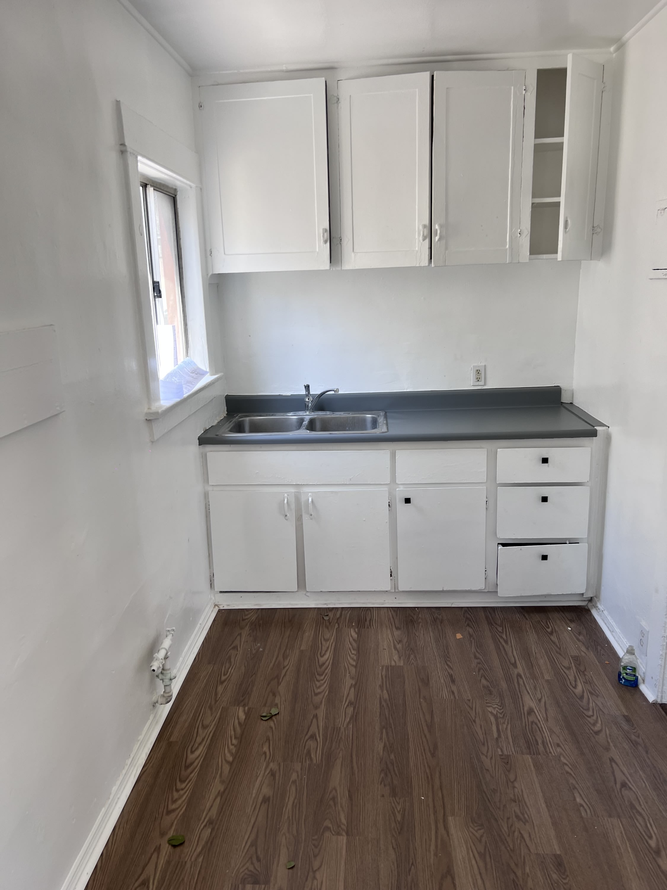 224 1/2 W F St – photo 1