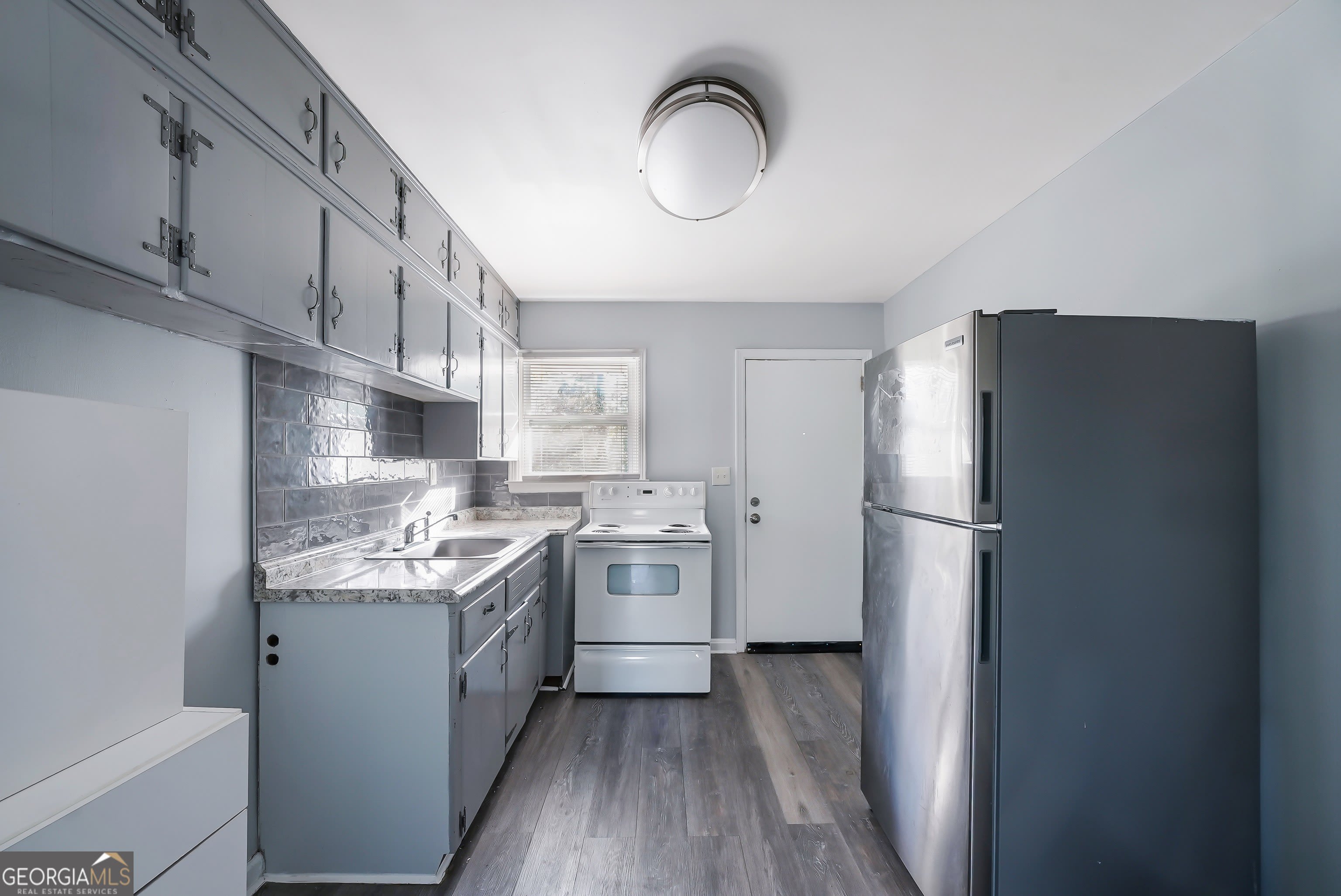 147 Burnside Street – photo 5
