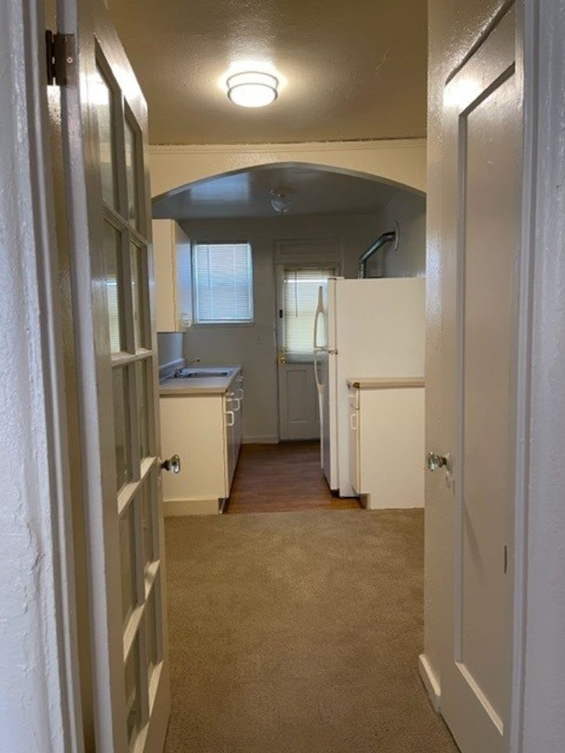 Quaint Studio, Freshly Painted, in Central Berkeley – photo 3