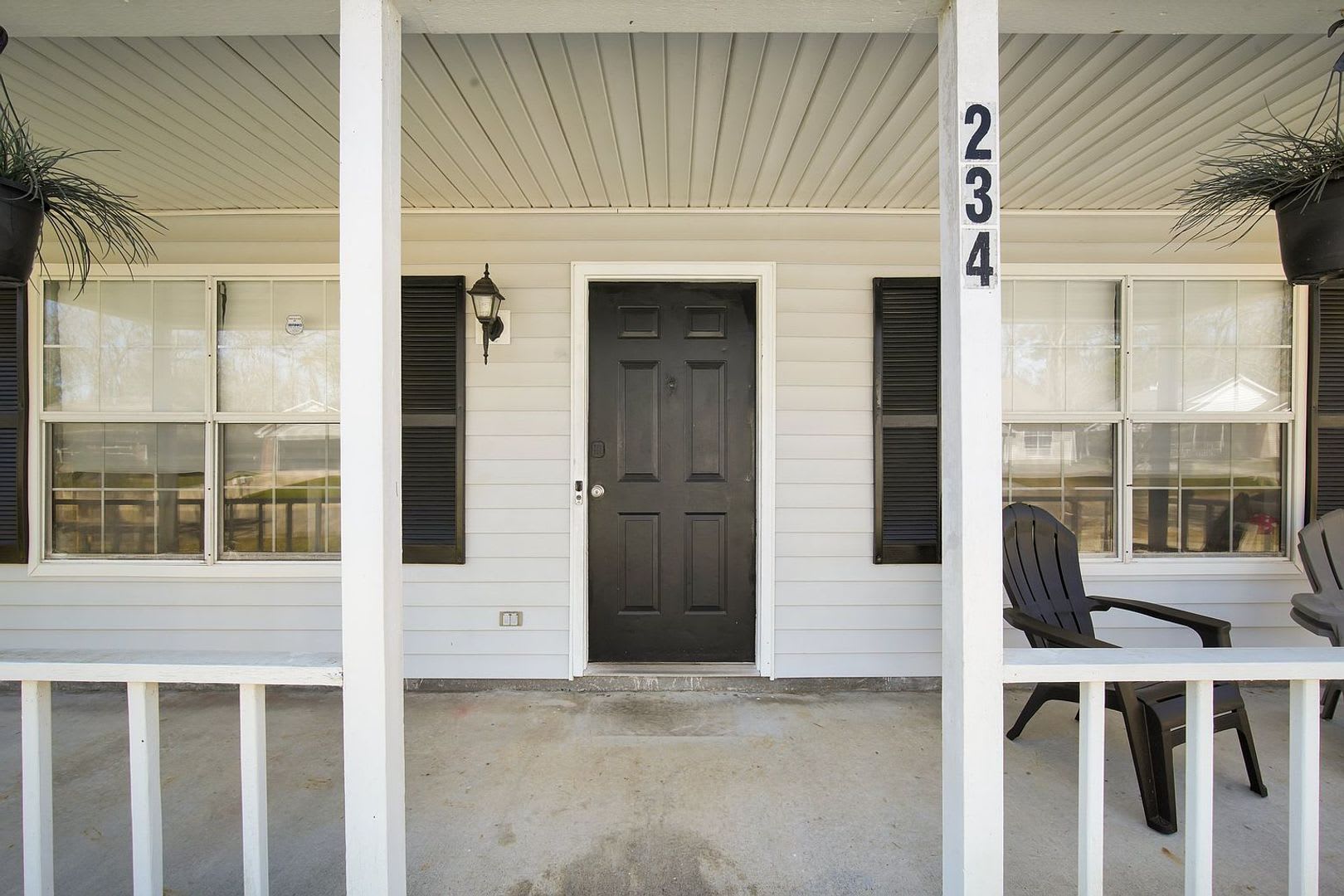 Charming Cape Cod Style Home With 4 Bedrooms In Savannah Ga – photo 3