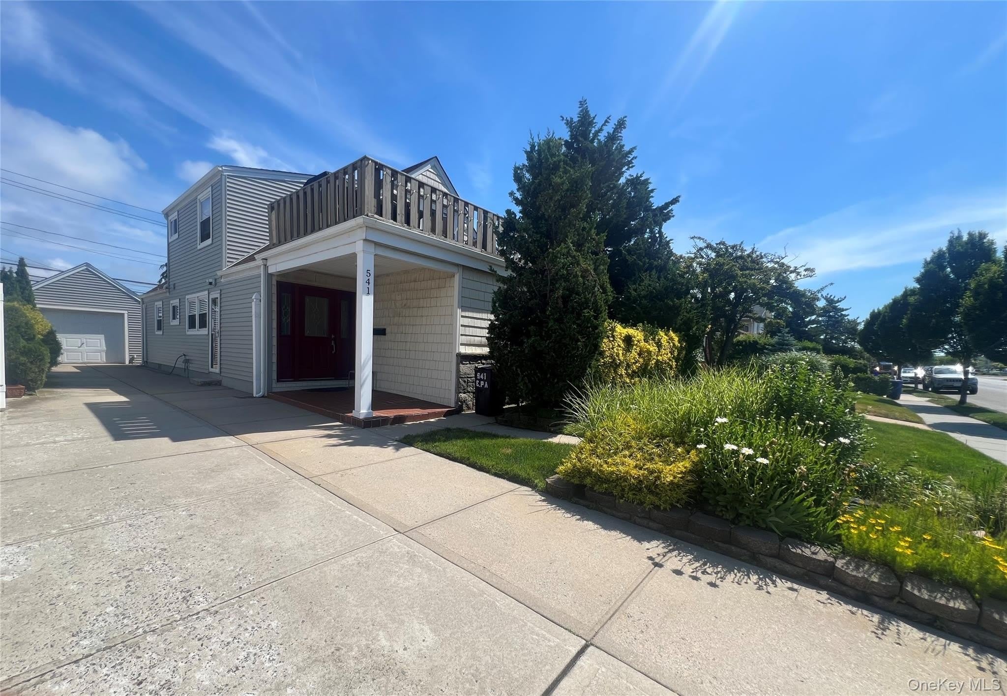 541 E Park Avenue – photo 2