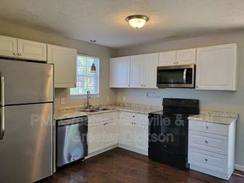 135 Brenda Ln – photo 4