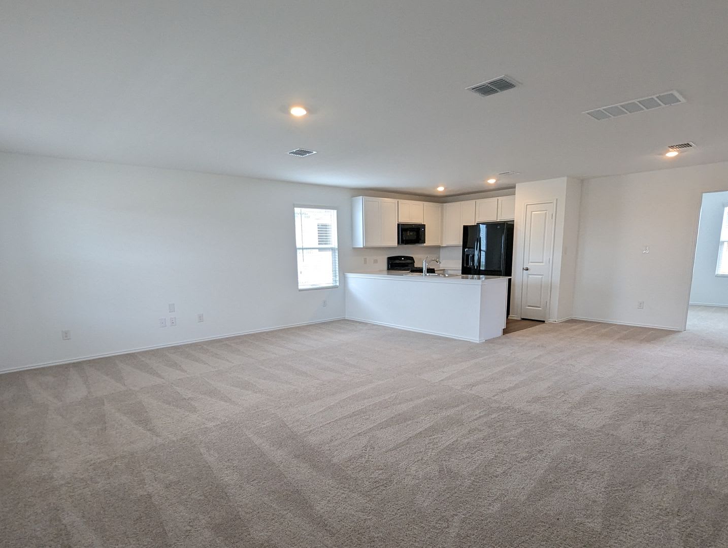 Welcome Home to This 4 Bed / 2.5 Bath Home in Kyle – photo 2
