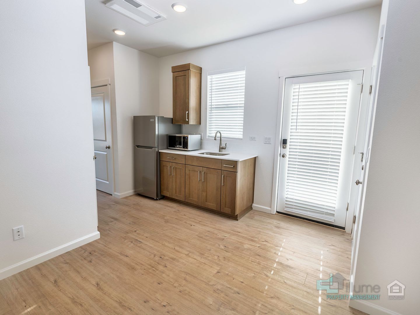 SUMMER SPECIAL: 1-MONTH RENT FREE! Charming 2 Bd/2.5 Ba Home in Hillsboro – photo 5