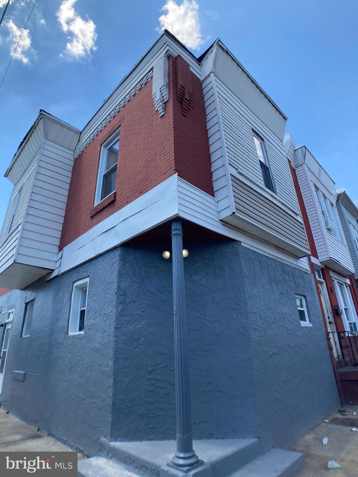 1950 CLARENCE Street – photo 4