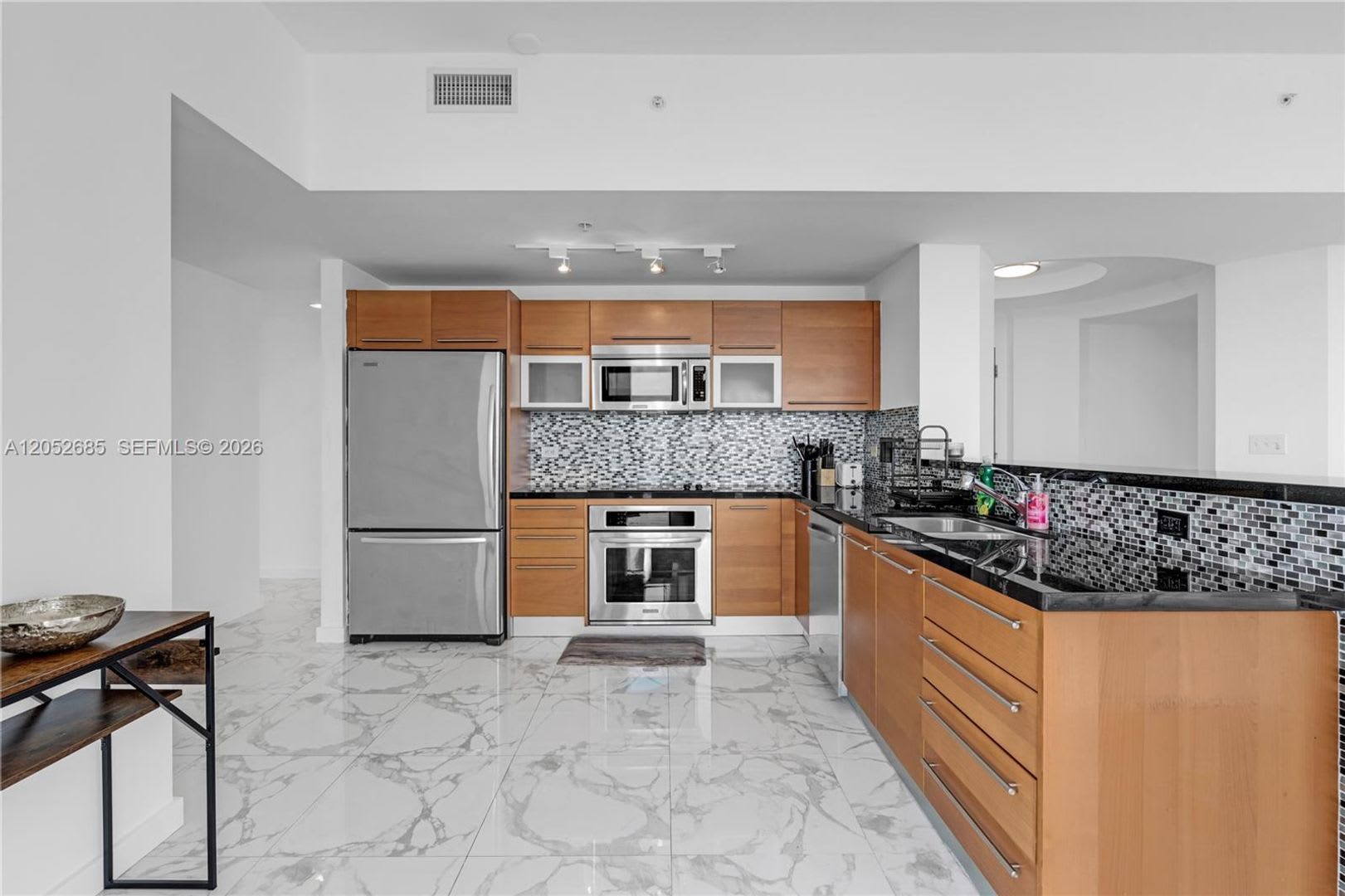 244 Biscayne Boulevard 4708, Miami, FL 33132 – photo 1