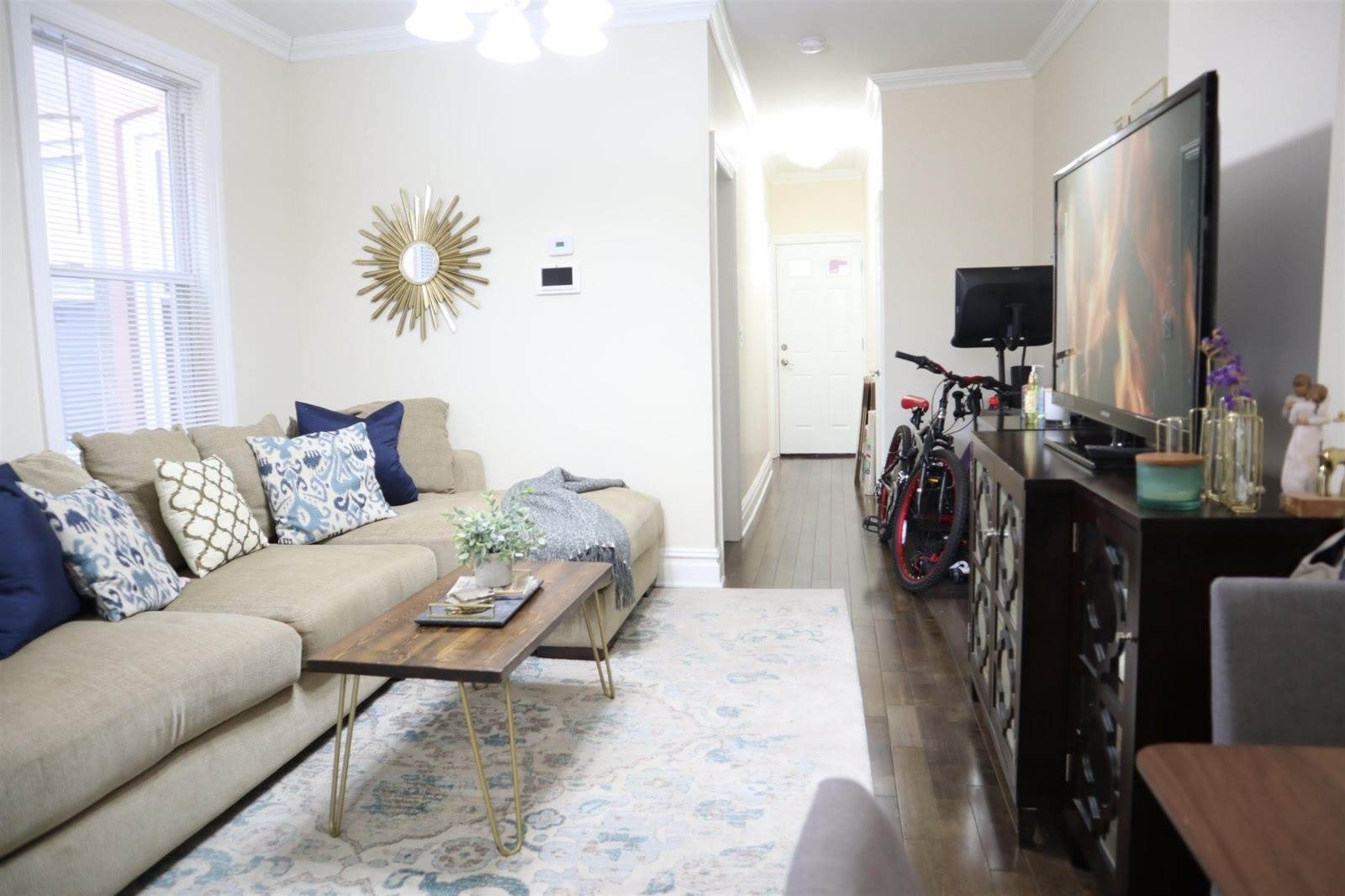 408 Woodlawn Ave – photo 2