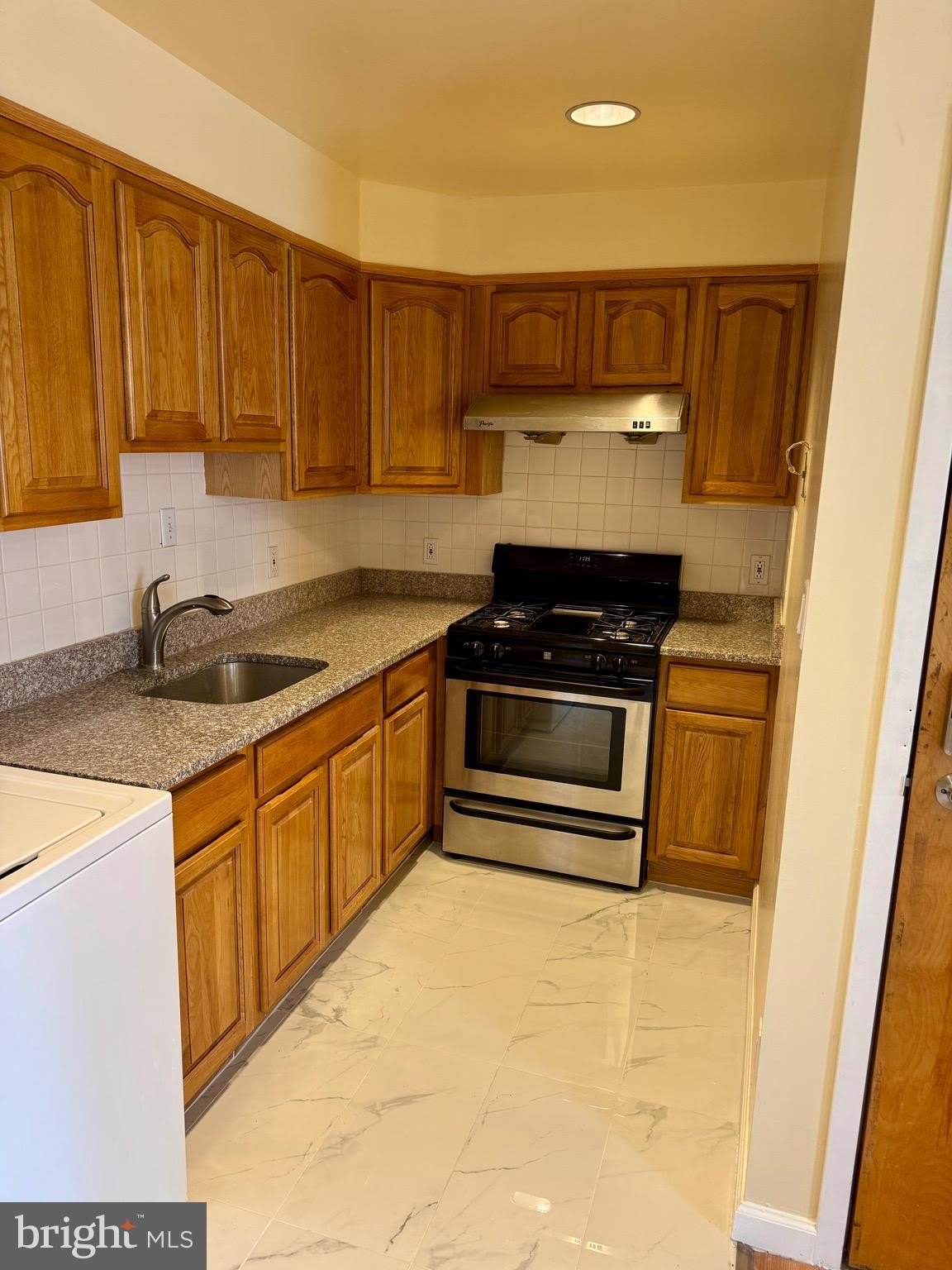 201 N 9TH Street – photo 2