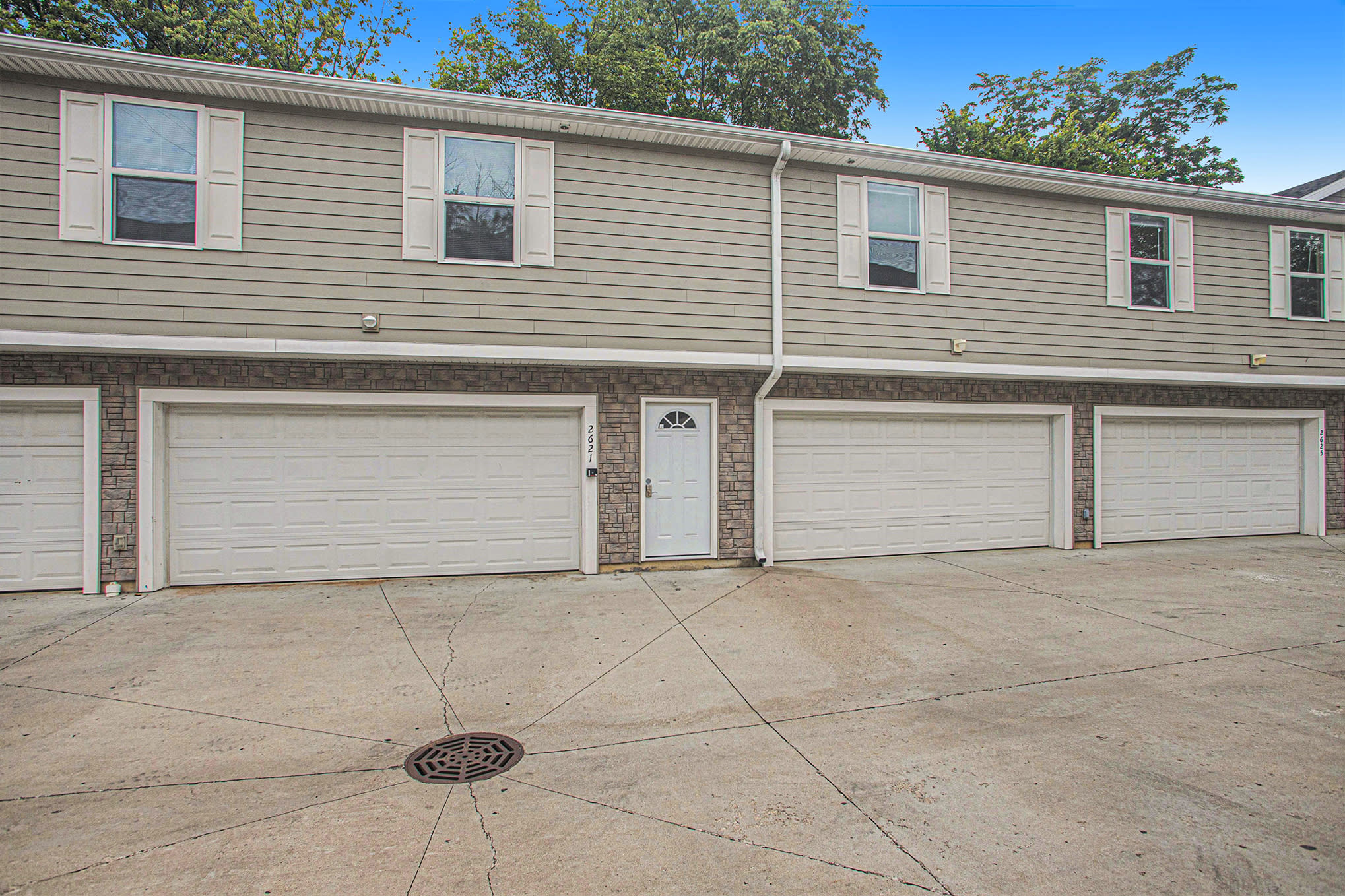 2621 Redwood Ave – photo 2