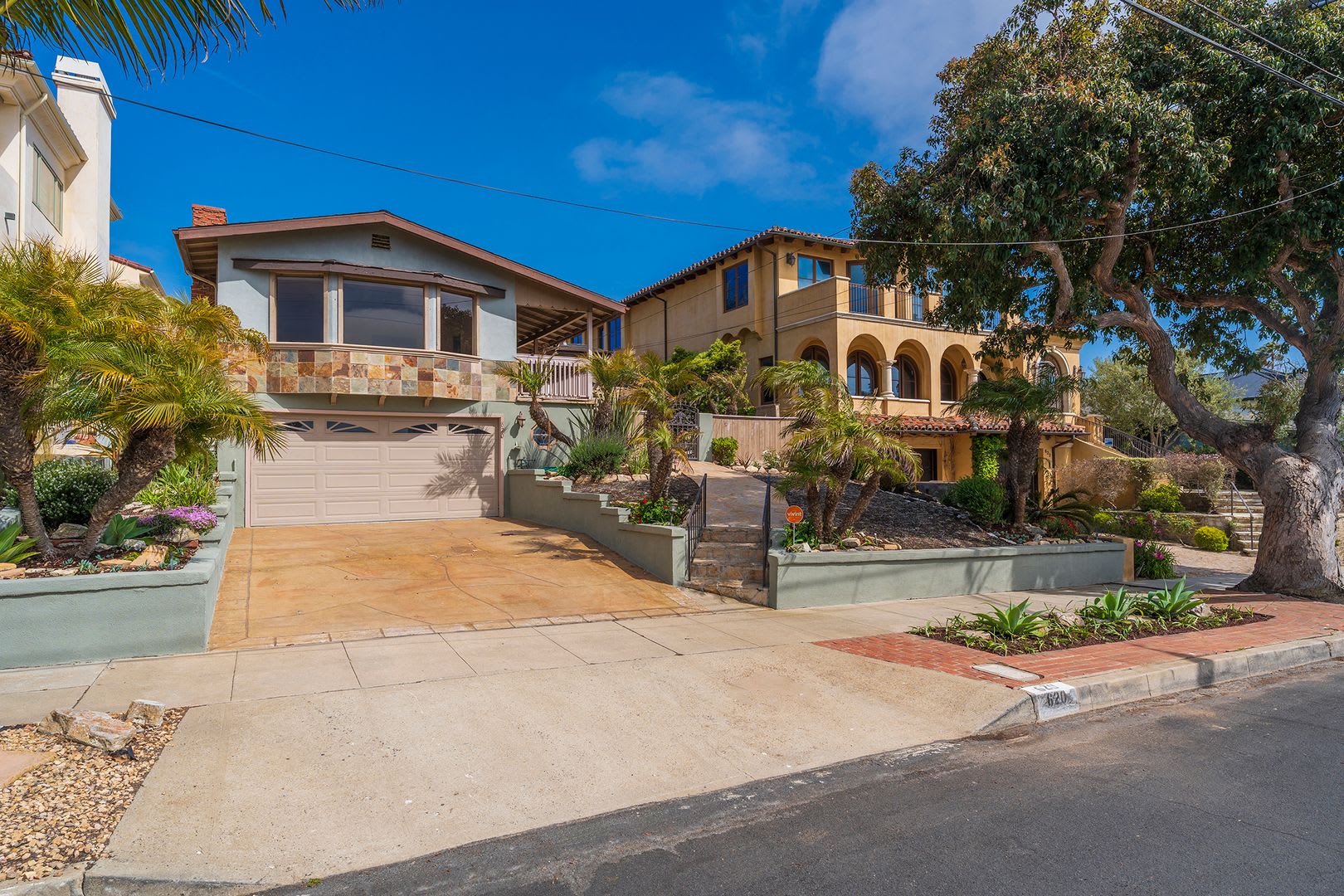 Location, location, location! Wonderful 3-Bedroom, 2.5-Bath Home in South Redondo Beach – photo 1