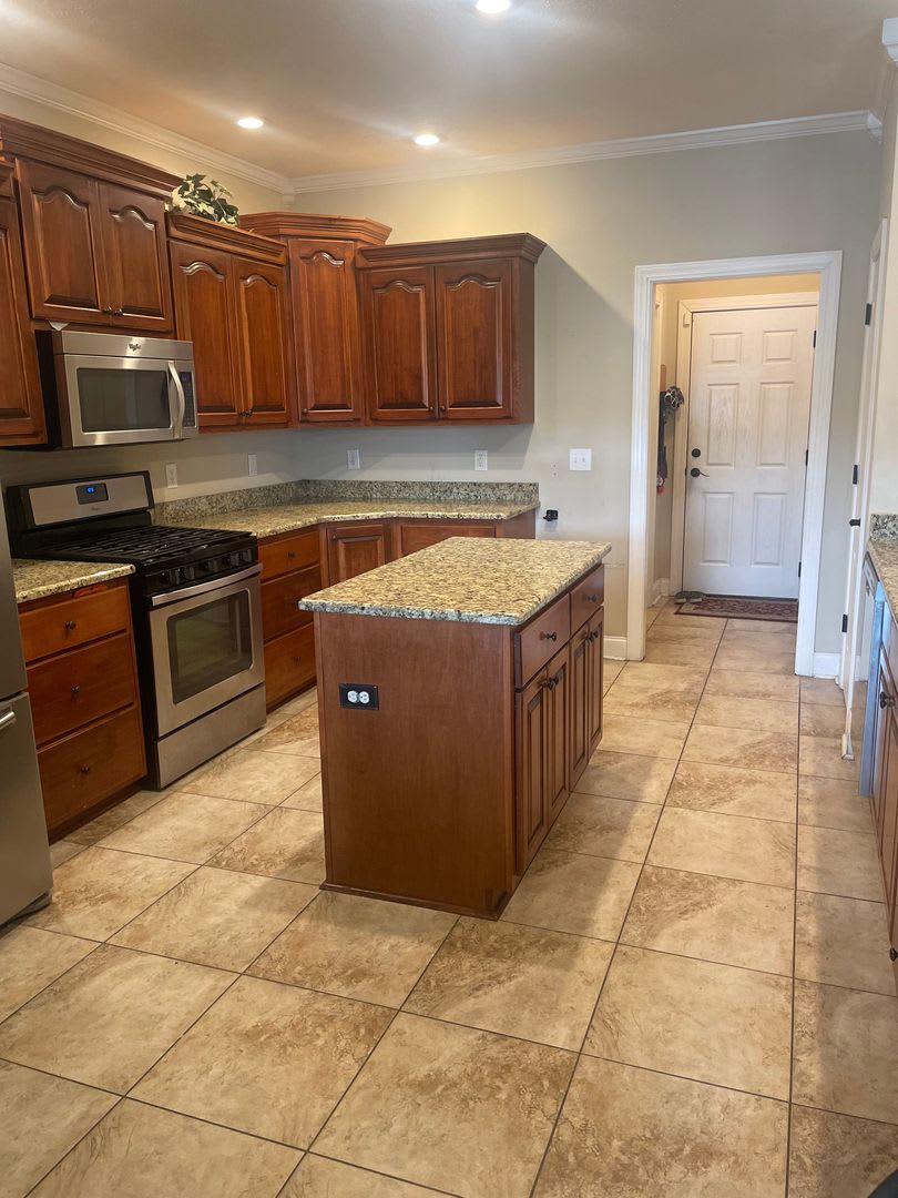 670 Uniola Drive – photo 4