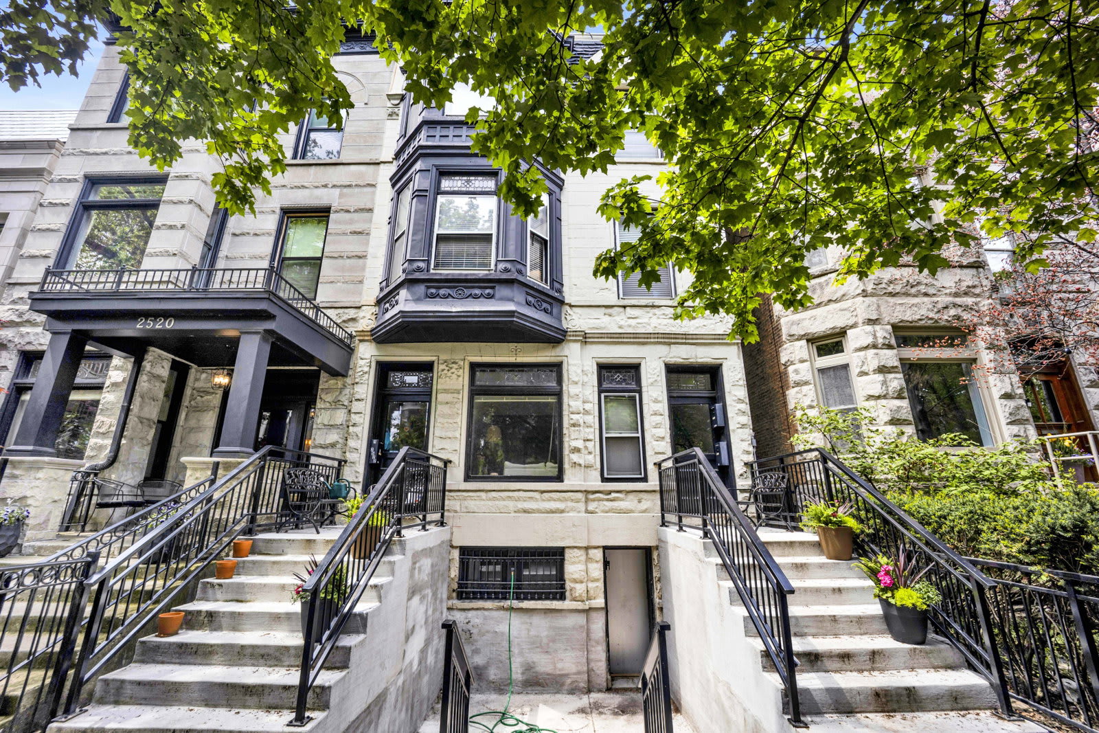 2522 North Burling Street – photo 1